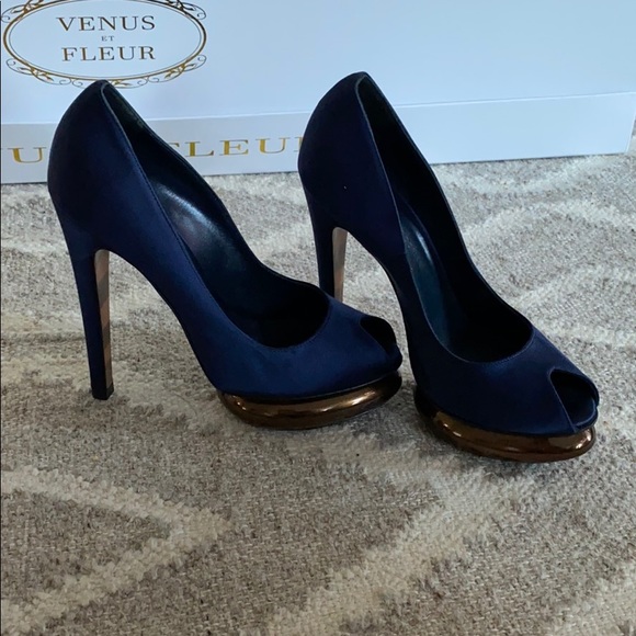 Georgina Goodman Satin Pump - Picture 1 of 3